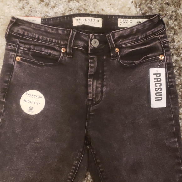 Bullhead Denim Jeans - Picture 2 of 10